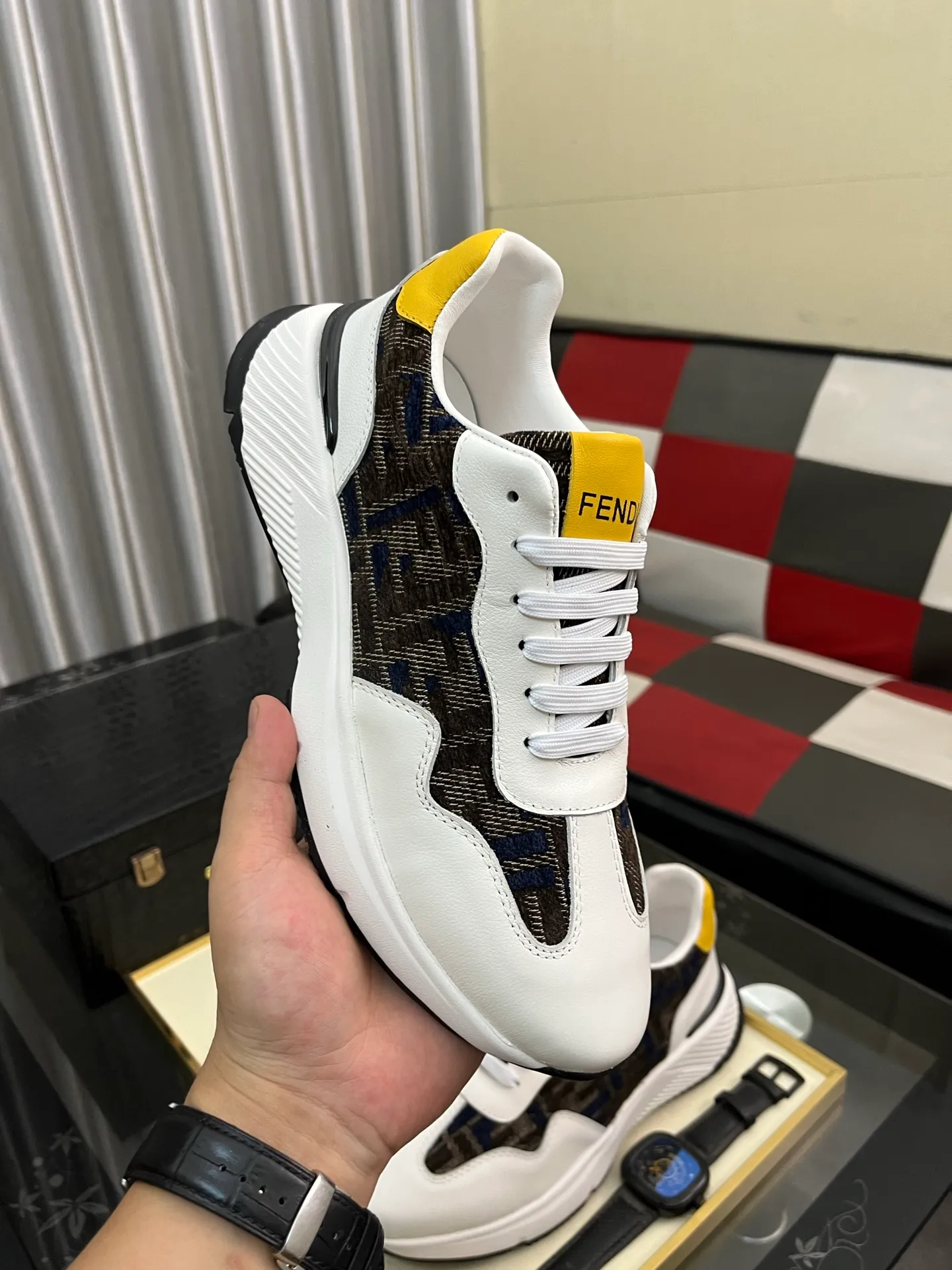 Men's Men's Shoes💰458⌚️⌚️[Fendi] Fendi's latest casual shoes for men! Available at counters simultaneously! A one-to-one replica of the original. Made entirely of imported top-grain calfskin, the interior is made of top-grain water-dyed cowhide, and the original factory-supplied rubber outsole. Leading new fashion concepts. Matching code: 38-443️⃣Colors available